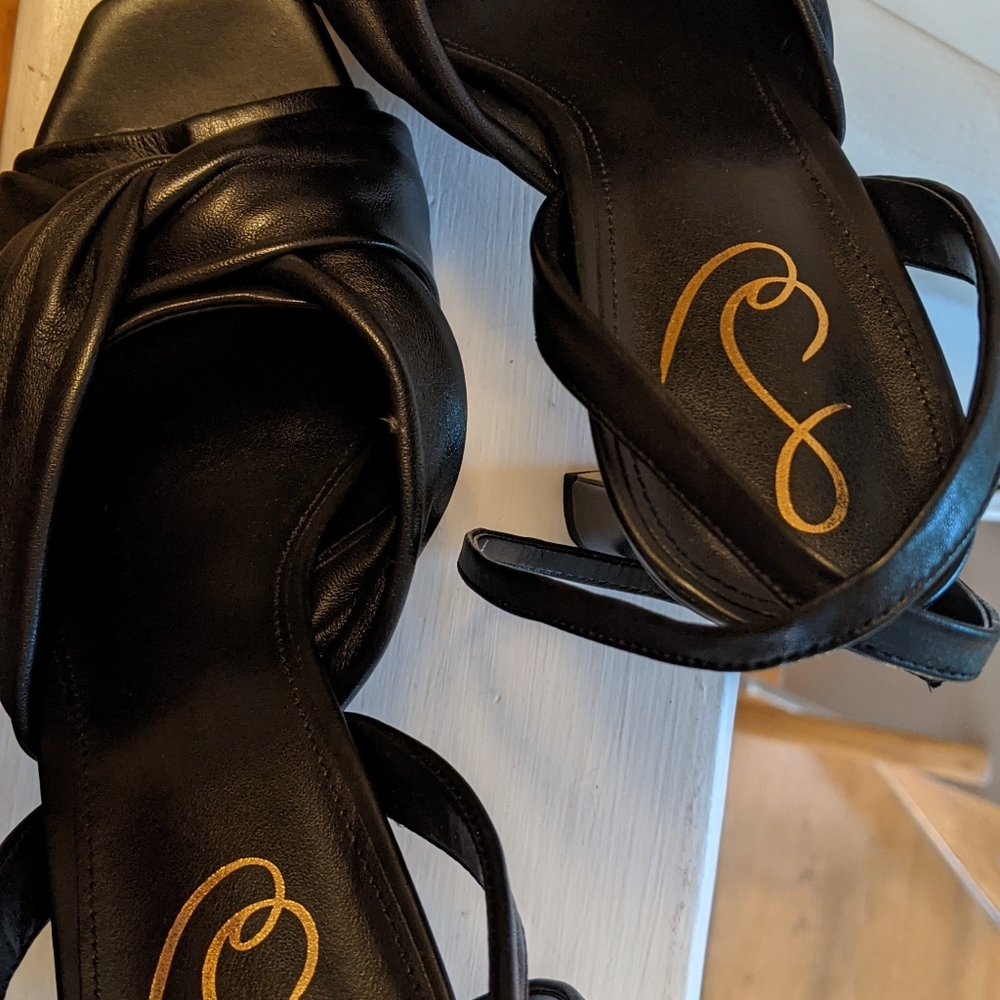 Shoes - Picture 3 of 6